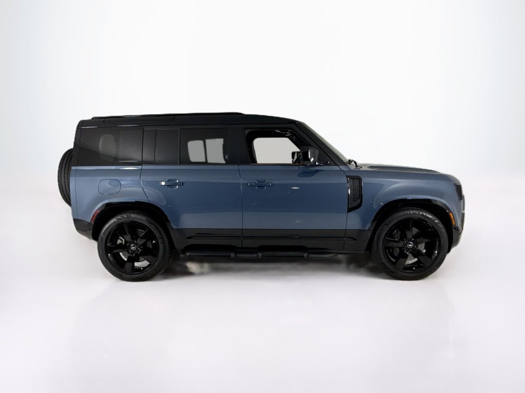 Used 2023 Land Rover Defender 110 X-Dynamic SE AWD/4WD image 6