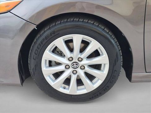 Used 2018 Toyota Camry LE FWD image 21