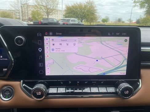 Used 2024 GMC Canyon AT4 w/ Technology Package image 25