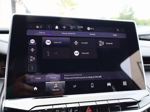 New 2025 Jeep Compass Latitude w/ Sun & Sound Group image 17