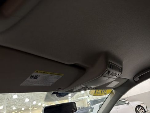 Used 2021 Volkswagen Tiguan S FWD image 11