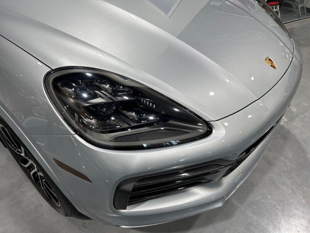 Used 2021 Porsche Cayenne AWD/4WD image 13