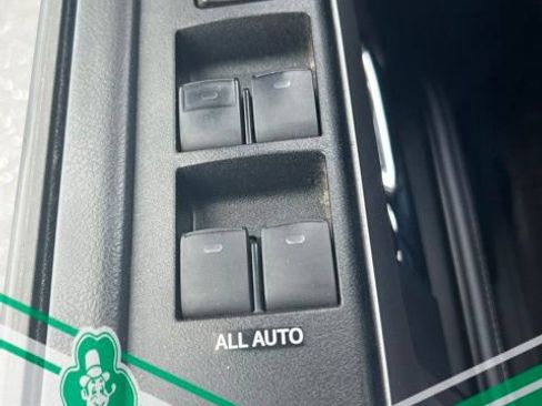 Used 2022 Toyota 4Runner SR5 AWD/4WD image 17