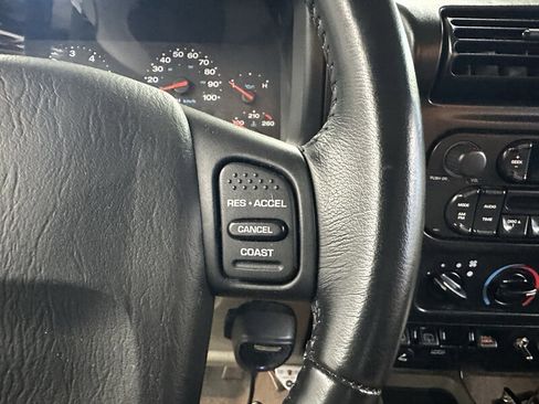 Used 2005 Jeep Wrangler Rubicon image 37