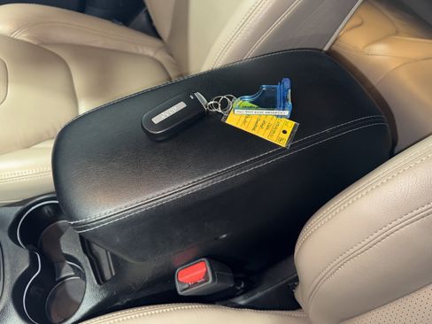 Used 2019 Jeep Cherokee Latitude Plus image 29