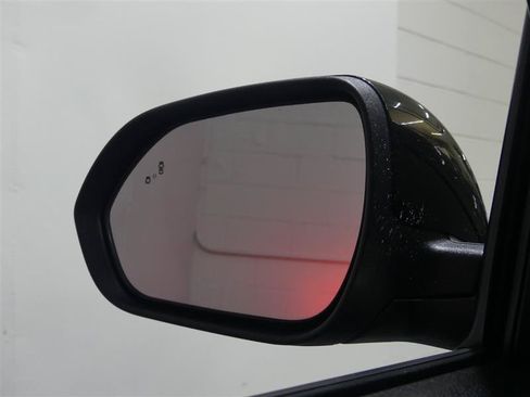 Used 2024 Kia Seltos S AWD/4WD image 14