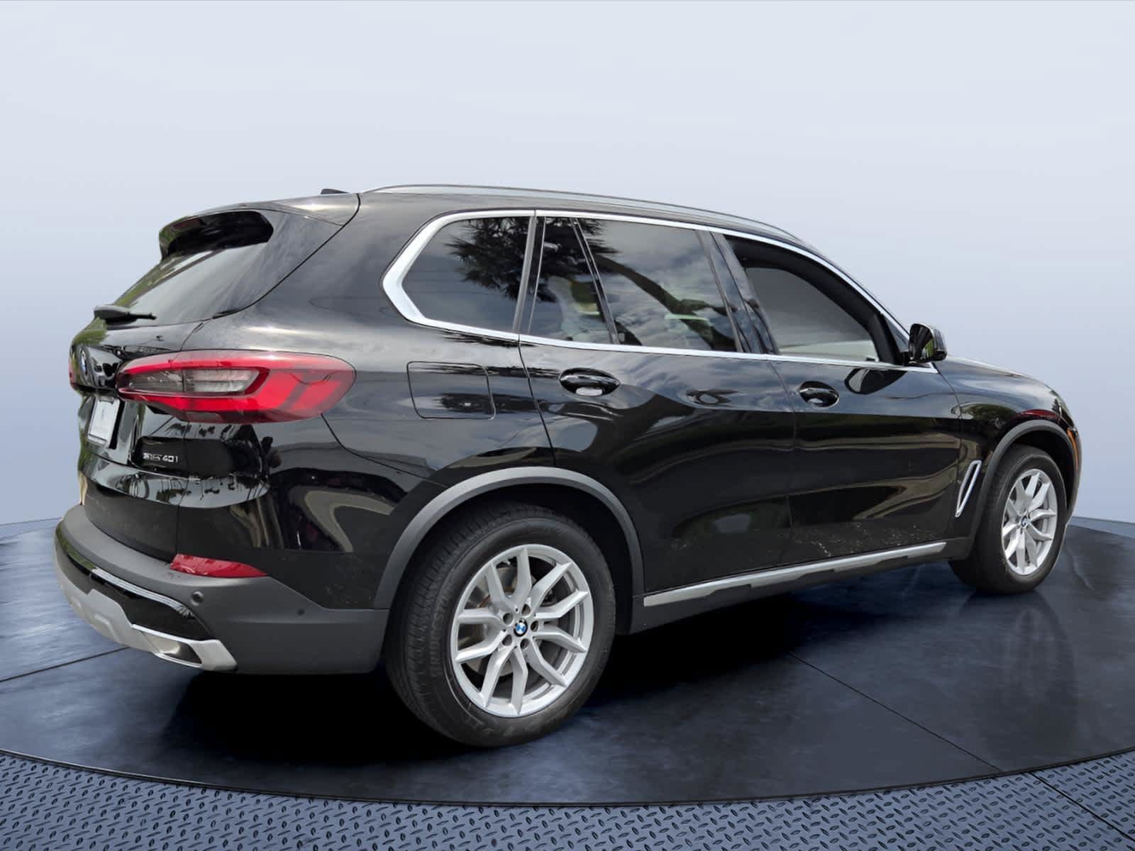 Used 2023 BMW X5 sDrive40i w/ Parking Assistance Package RWD image 6
