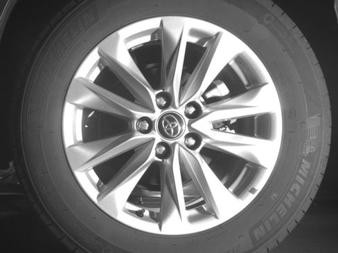 Used 2025 Toyota Corolla Cross LE image 14