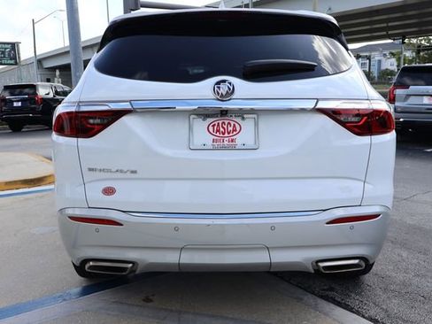 Used 2023 Buick Enclave Essence FWD image 6
