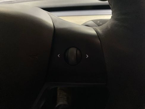 Used 2023 Tesla Model Y Long Range image 12