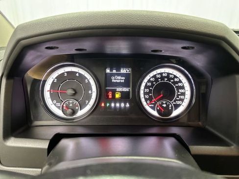 Used 2019 RAM 1500 Classic SLT AWD/4WD image 12