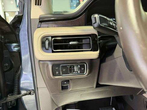 Used 2022 Lincoln Nautilus Reserve AWD/4WD image 21