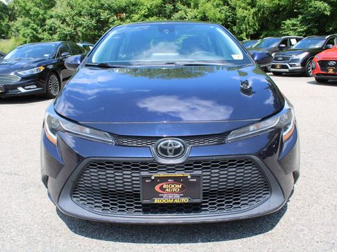 Used 2021 Toyota Corolla LE FWD image 3