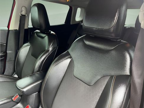 Used 2021 Jeep Compass Latitude w/ Sun and Sound Group image 13