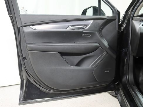 Used 2018 Cadillac XT5 Luxury image 31