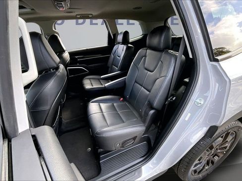 Used 2022 Kia Telluride EX w/ EX Premium Package image 22