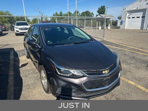Used 2017 Chevrolet Cruze LT FWD image 9
