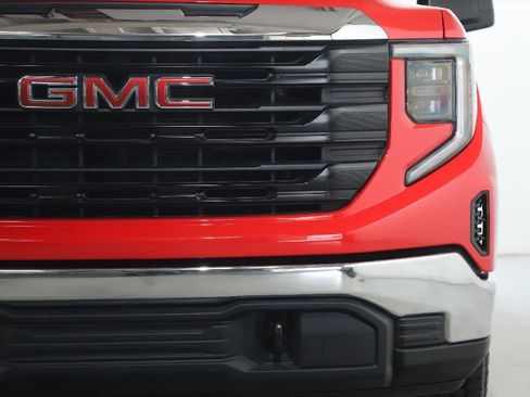 Used 2022 GMC Sierra 1500 Pro w/ Convenience Package image 8