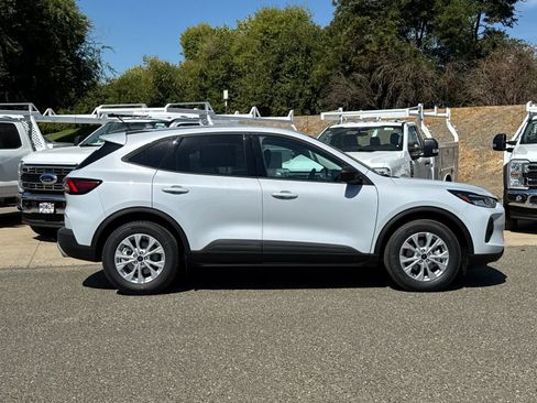 New 2025 Ford Escape Active w/ Active Premium Tech Pack image 2