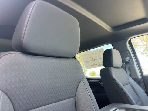 New 2025 GMC Sierra 1500 SLE image 15