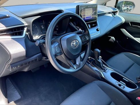 Used 2025 Toyota Corolla LE FWD image 17