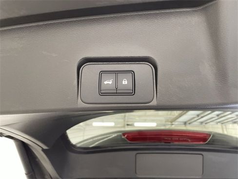 Certified 2022 Nissan Rogue SL w/ SL Premium Package image 17