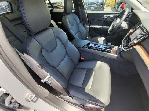 Used 2025 Volvo V60 B5 Cross Country Plus AWD/4WD image 26