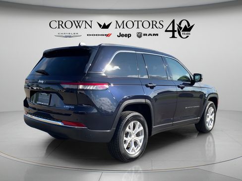 Used 2023 Jeep Grand Cherokee Limited AWD/4WD image 5
