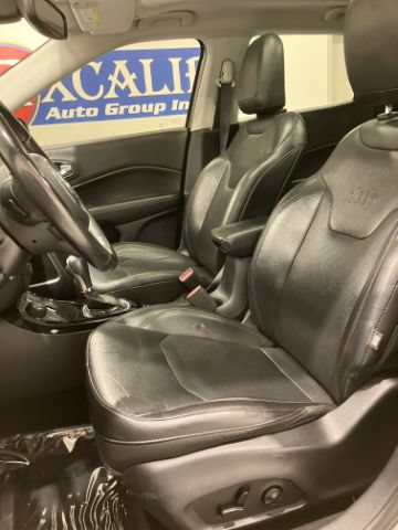 Used 2018 Jeep Compass Limited w/ Navigation Group AWD/4WD image 29