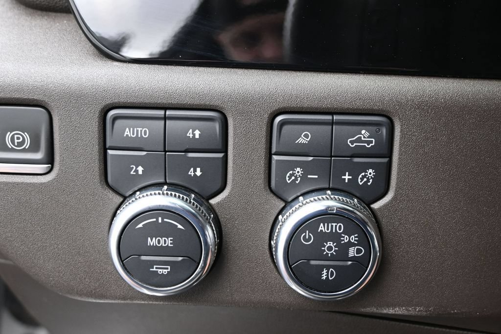 Used 2022 GMC Sierra 1500 SLT w/ SLT Convenience Package AWD/4WD image 12