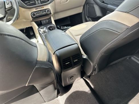Used 2022 Ford Escape SEL image 24