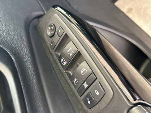 Used 2023 Jeep Cherokee Altitude Lux image 39