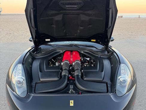 Used 2010 Ferrari California Base 2dr Convertible image 18