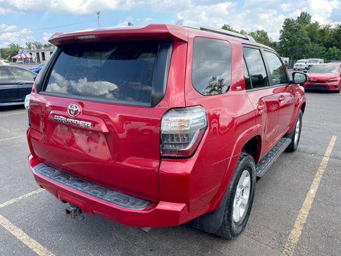 Used 2015 Toyota 4Runner SR5 AWD/4WD image 3