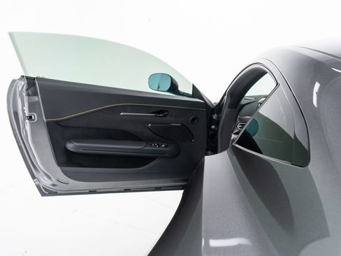 Used 2026 Aston Martin V8 Vantage Coupe RWD image 10