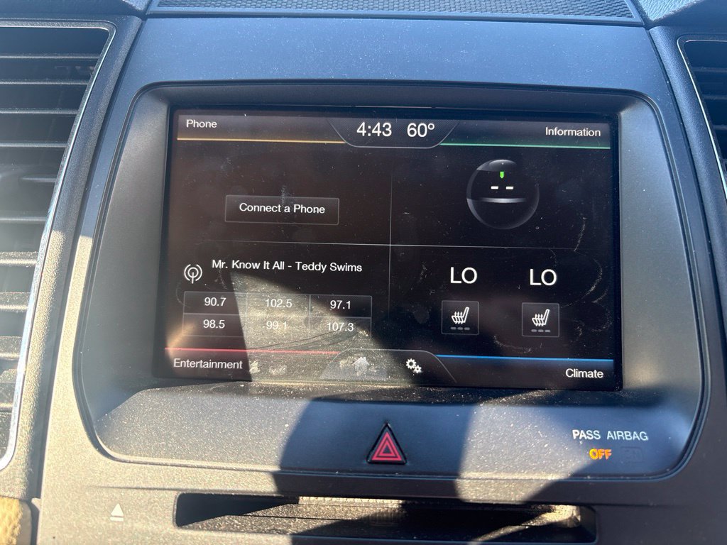 Used 2016 Ford Taurus SEL w/ Equipment Group 201A FWD image 19