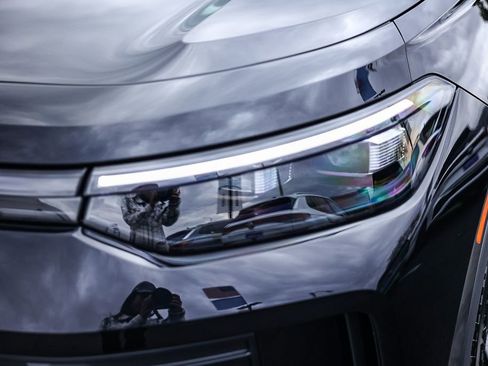 New 2026 Volkswagen Tiguan SE image 17