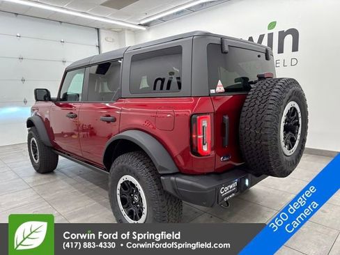 New 2025 Ford Bronco Badlands image 3