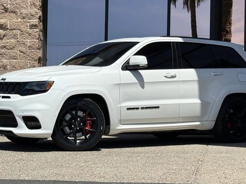Used 2019 Jeep Grand Cherokee SRT image 3