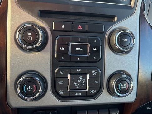 Used 2016 Ford F350 Lariat w/ Lariat Ultimate Package image 28