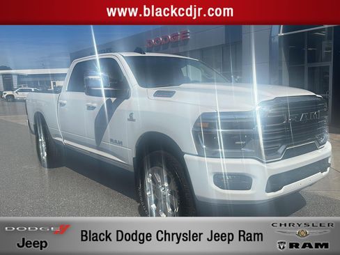 New 2026 RAM 2500 Laramie AWD/4WD image 1
