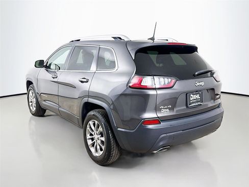 Used 2019 Jeep Cherokee Latitude Plus w/ Cold Weather Group AWD/4WD image 10