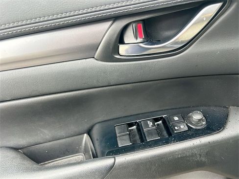 Used 2017 MAZDA CX-5 Touring w/ Preferred Equipment Package image 17