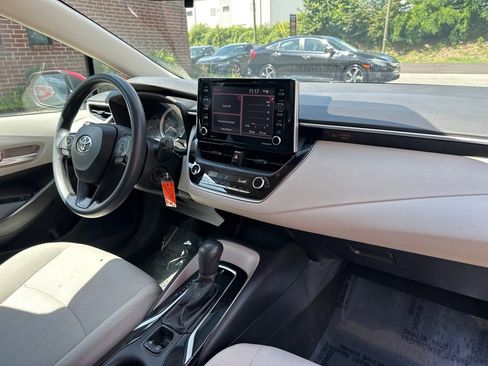 Used 2021 Toyota Corolla LE image 16