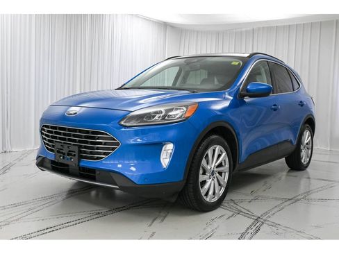 Used 2021 Ford Escape Titanium w/ Titanium Elite Package AWD/4WD image 4