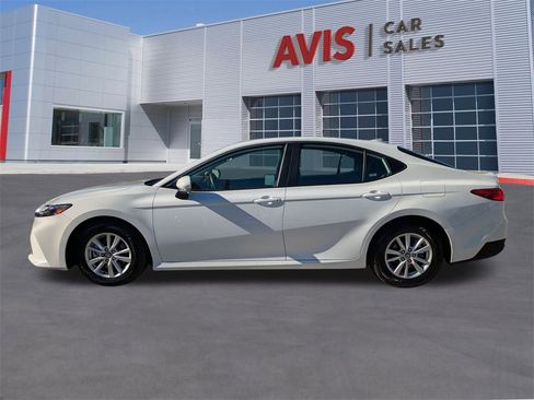 Used 2025 Toyota Camry Hybrid image 10