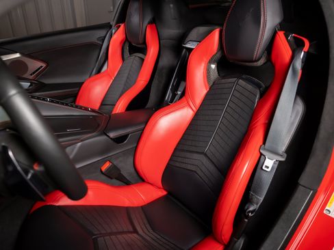 Used 2023 Chevrolet Corvette Stingray Premium Conv w/ Z51 Performance Package RWD image 5