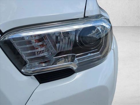 Used 2021 Toyota Tacoma TRD Sport RWD image 9