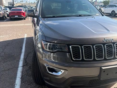 Used 2020 Jeep Grand Cherokee Laredo RWD image 4