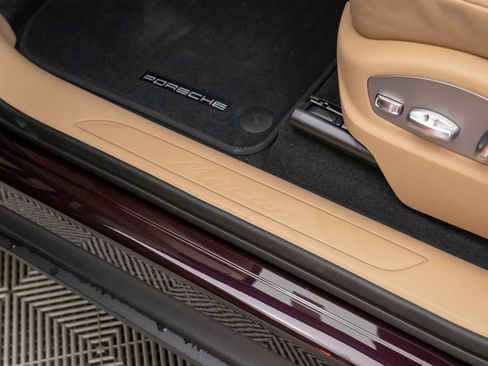 Certified 2026 Porsche Macan AWD/4WD image 16